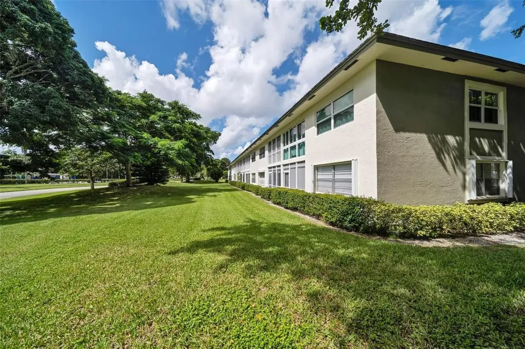 2703 Nassau Bend Coconut Creek FL 33066