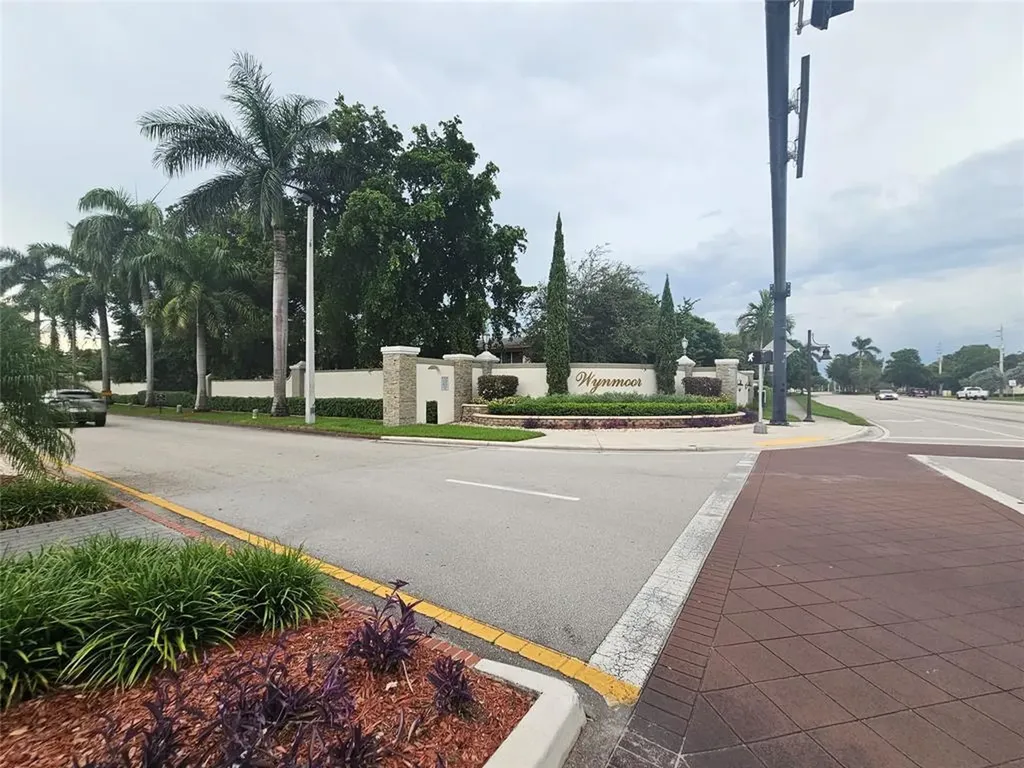 2703 Nassau Bend Coconut Creek FL 33066