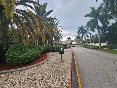2703 Nassau Bend Coconut Creek FL 33066