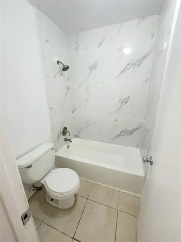 241 NE 35th Street Oakland Park FL 33334