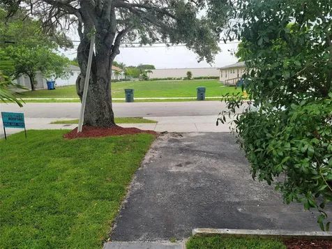 241 NE 35th Street Oakland Park FL 33334
