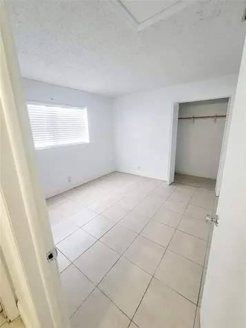241 NE 35th Street Oakland Park FL 33334