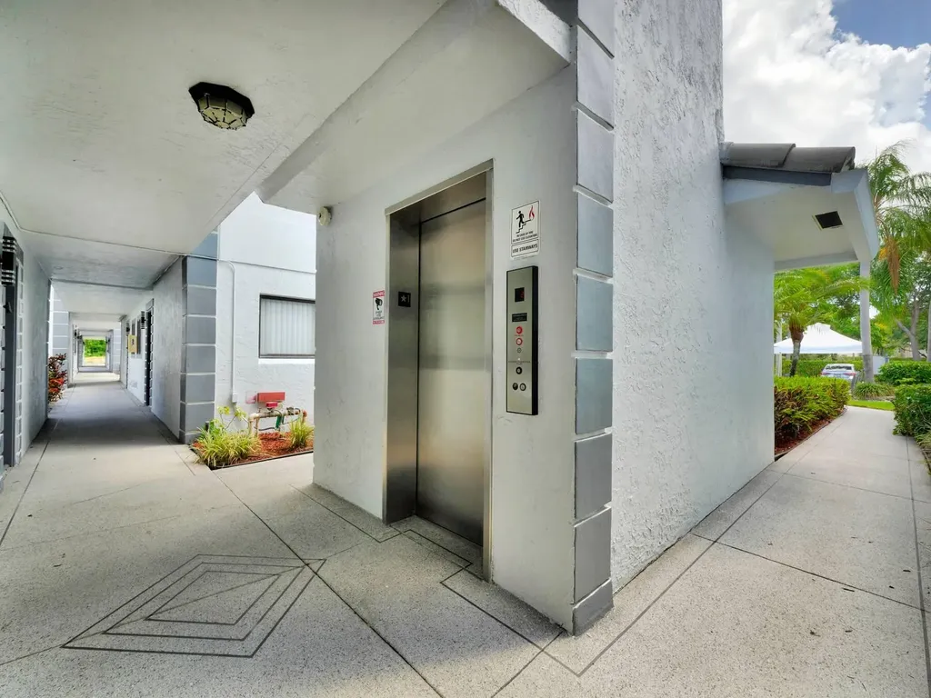 15011 Ashland Circle Delray Beach FL 33484