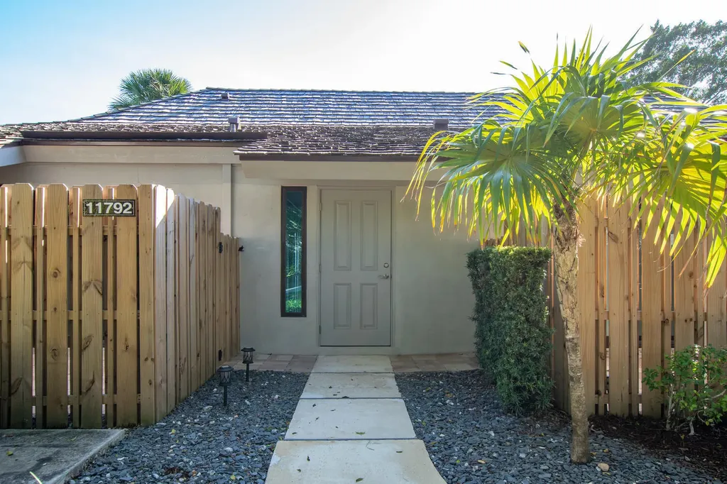 11792 Wimbledon Circle Wellington FL 33414