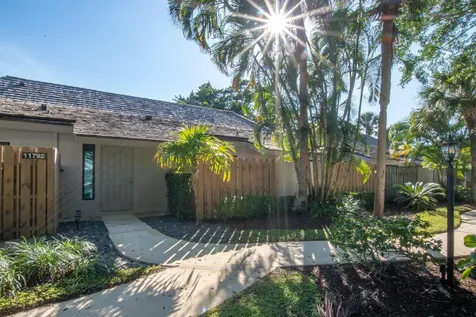 11792 Wimbledon Circle Wellington FL 33414