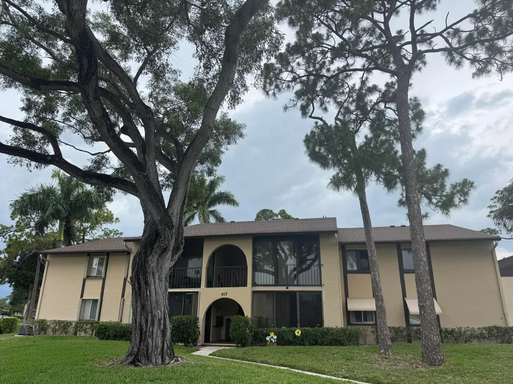417 Pine Glen Lane Greenacres FL 33463