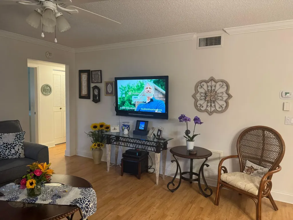 417 Pine Glen Lane Greenacres FL 33463