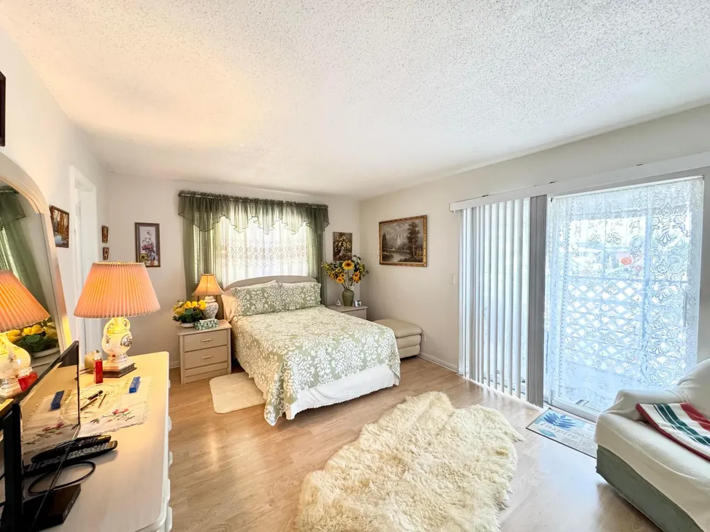 148 Bedford F West Palm Beach FL 33417