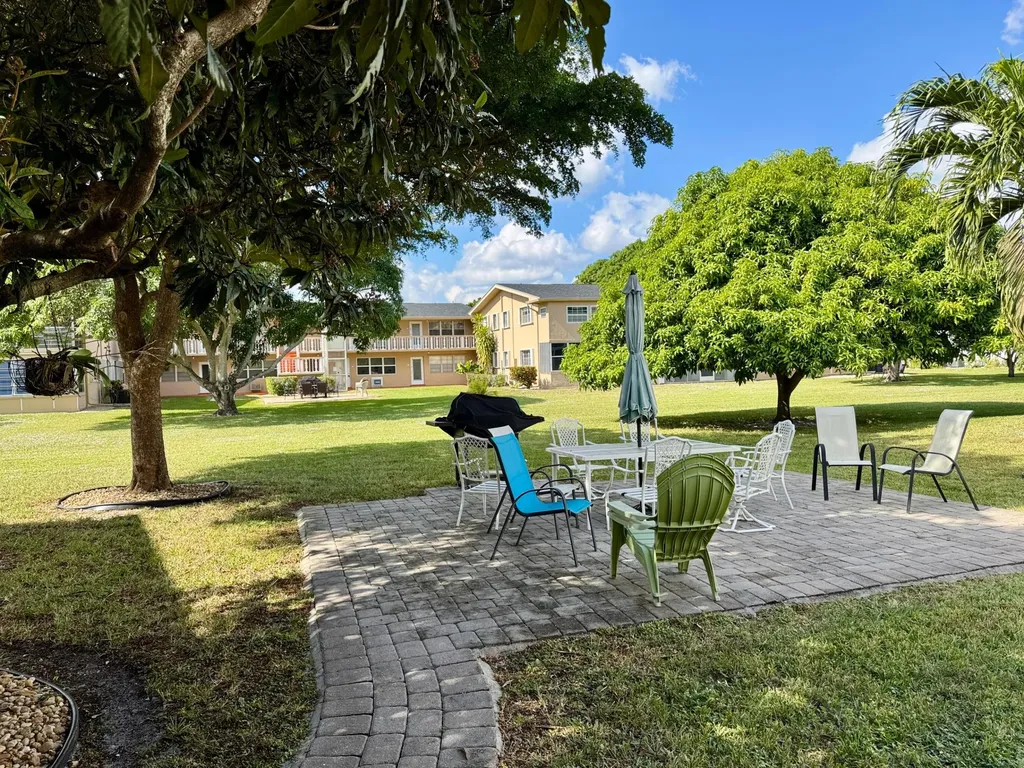 148 Bedford F West Palm Beach FL 33417