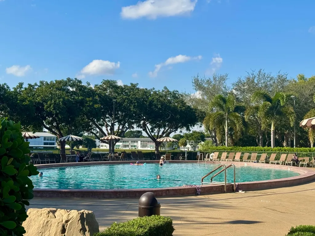 148 Bedford F West Palm Beach FL 33417