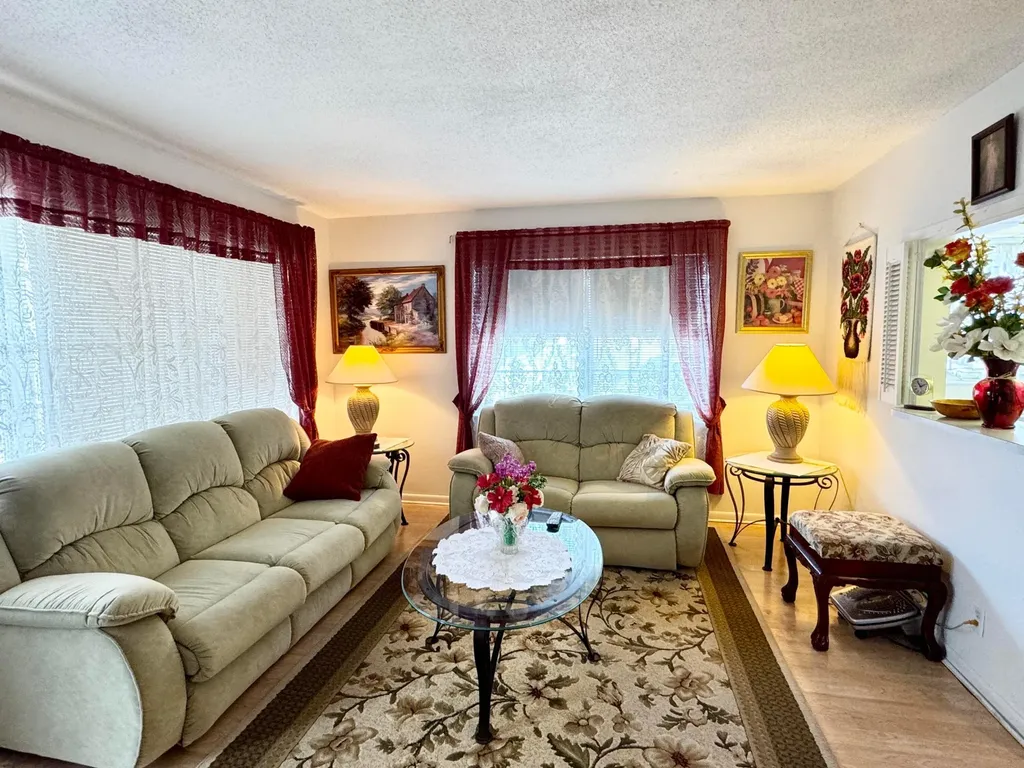 148 Bedford F West Palm Beach FL 33417