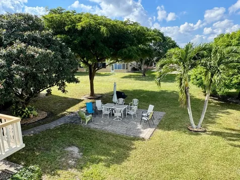 148 Bedford F West Palm Beach FL 33417