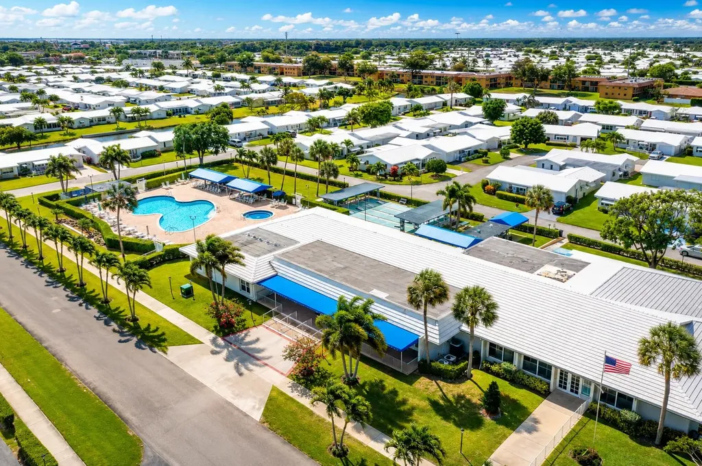 1009 Leisure Lane Boynton Beach FL 33426
