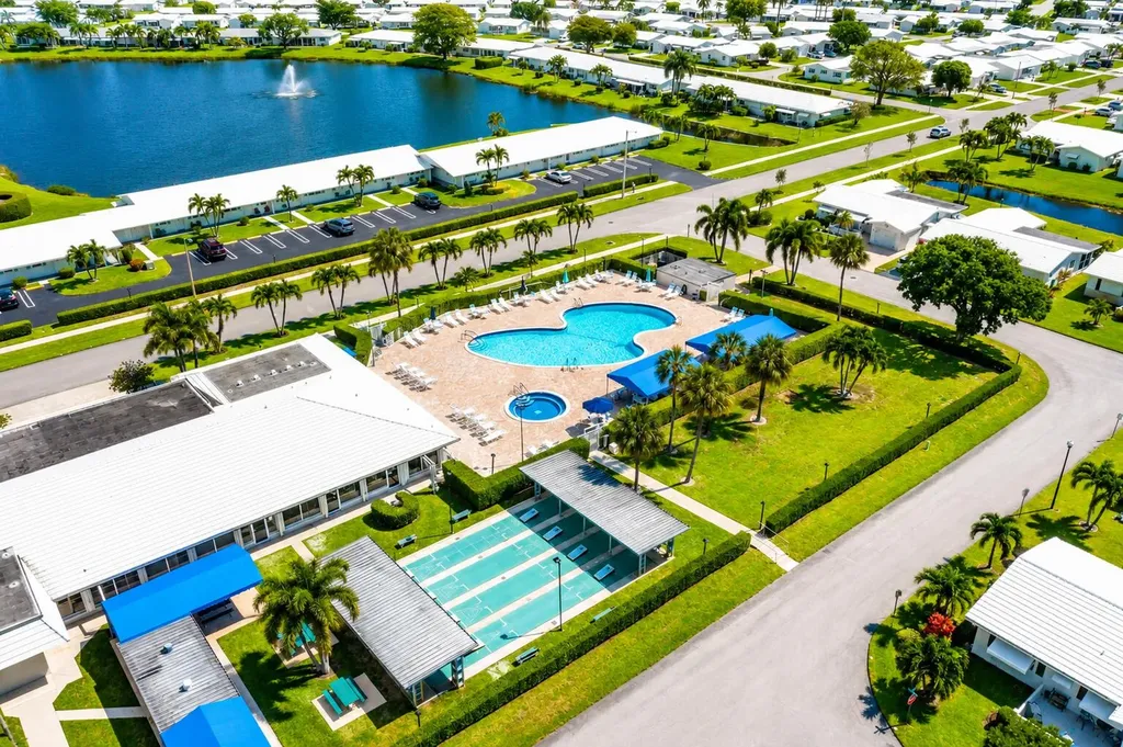 1009 Leisure Lane Boynton Beach FL 33426