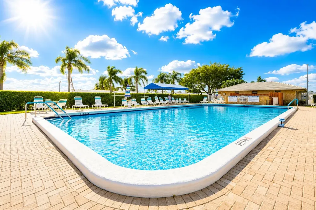 1009 Leisure Lane Boynton Beach FL 33426