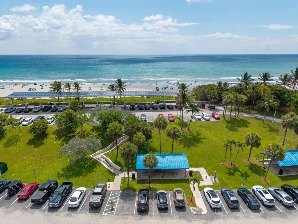 1009 Leisure Lane Boynton Beach FL 33426