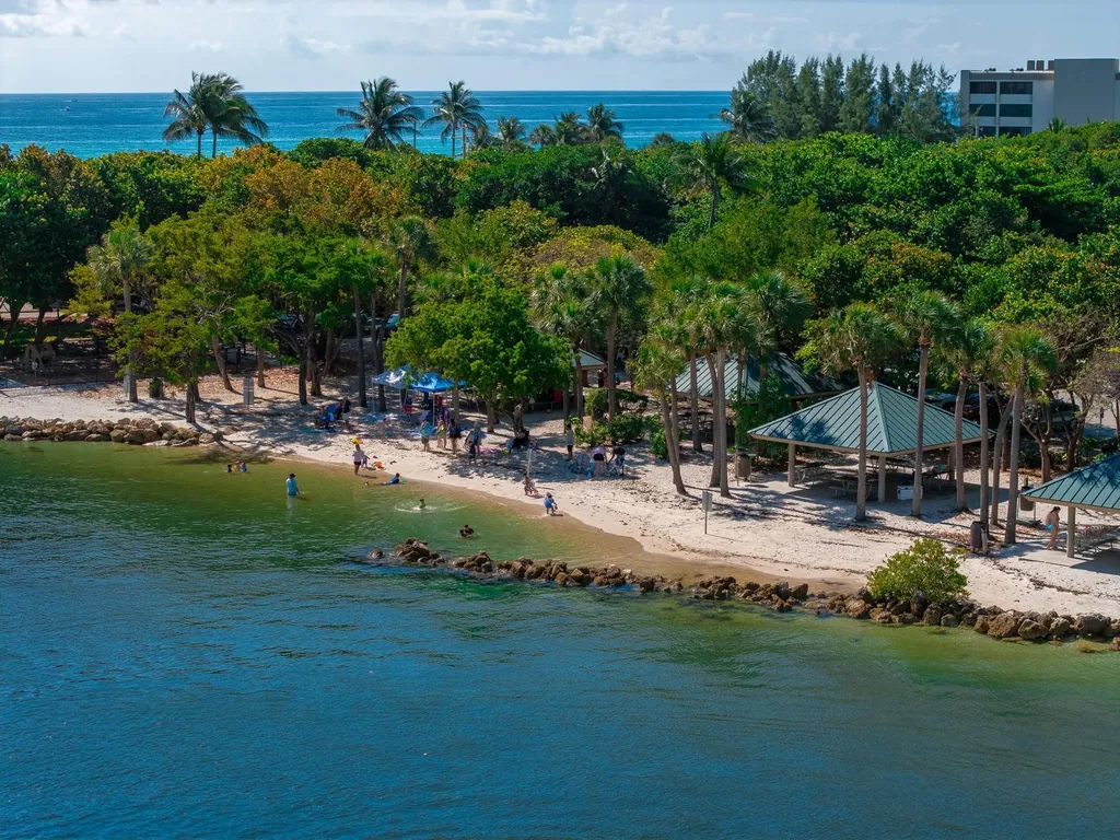 1009 Leisure Lane Boynton Beach FL 33426