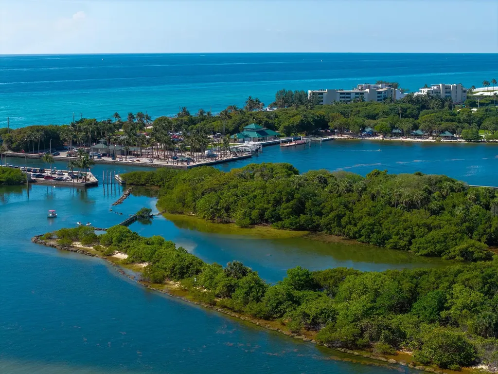 1009 Leisure Lane Boynton Beach FL 33426