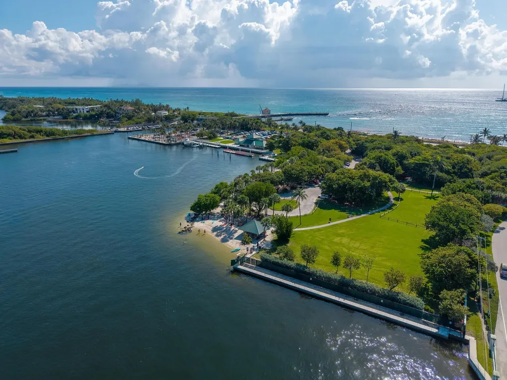 1009 Leisure Lane Boynton Beach FL 33426