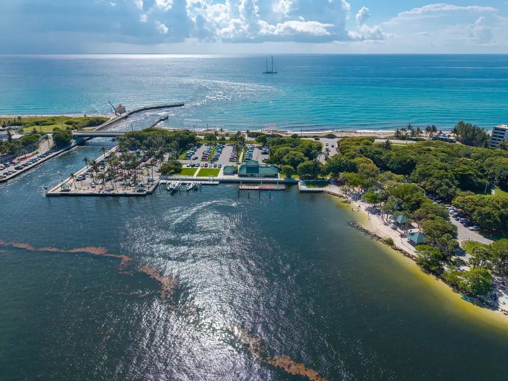 1009 Leisure Lane Boynton Beach FL 33426