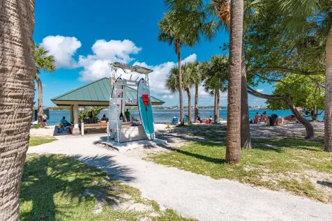 1009 Leisure Lane Boynton Beach FL 33426