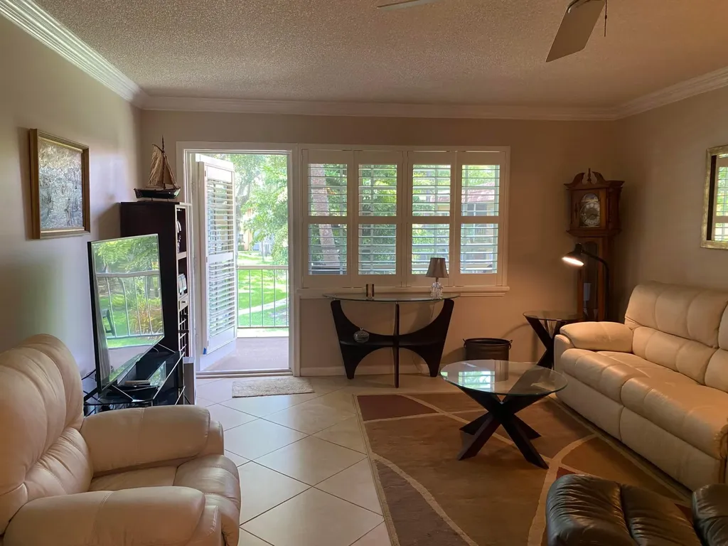 351 NE 19th Place Wilton Manors FL 33305