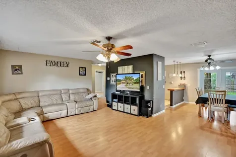 125 Seagull Court Royal Palm Beach FL 33411