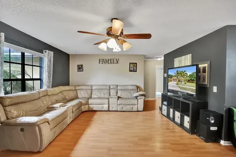 125 Seagull Court Royal Palm Beach FL 33411