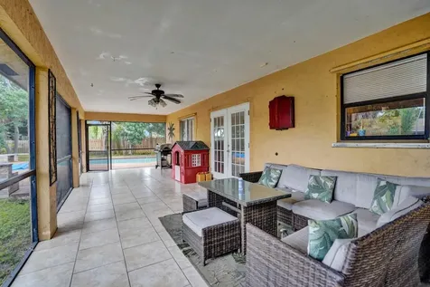 125 Seagull Court Royal Palm Beach FL 33411