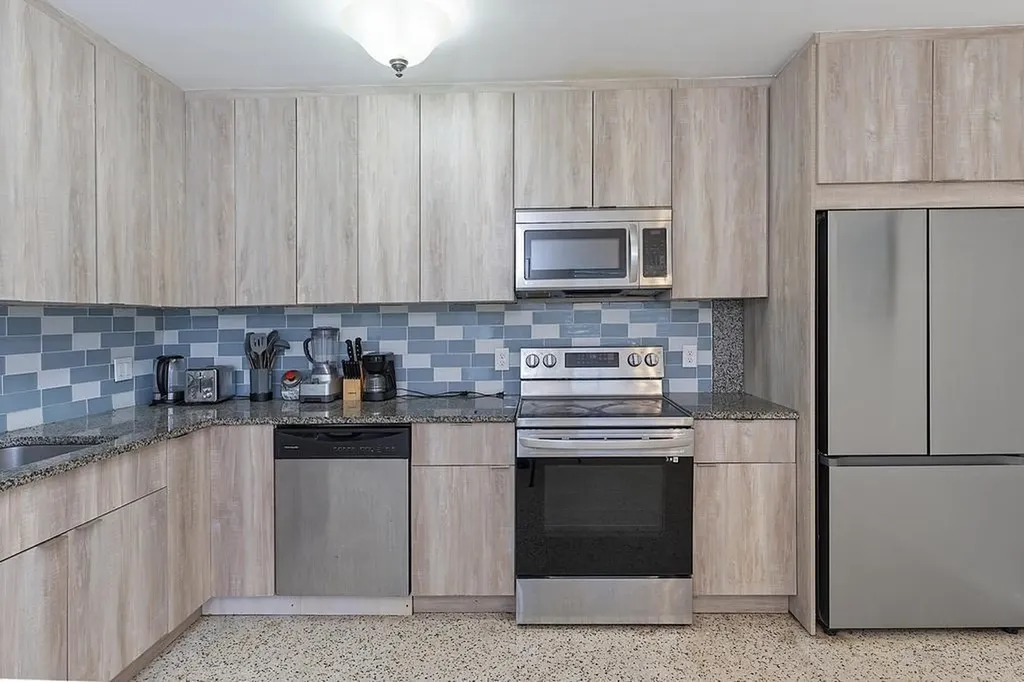 802 N J Street Lake Worth Beach FL 33460