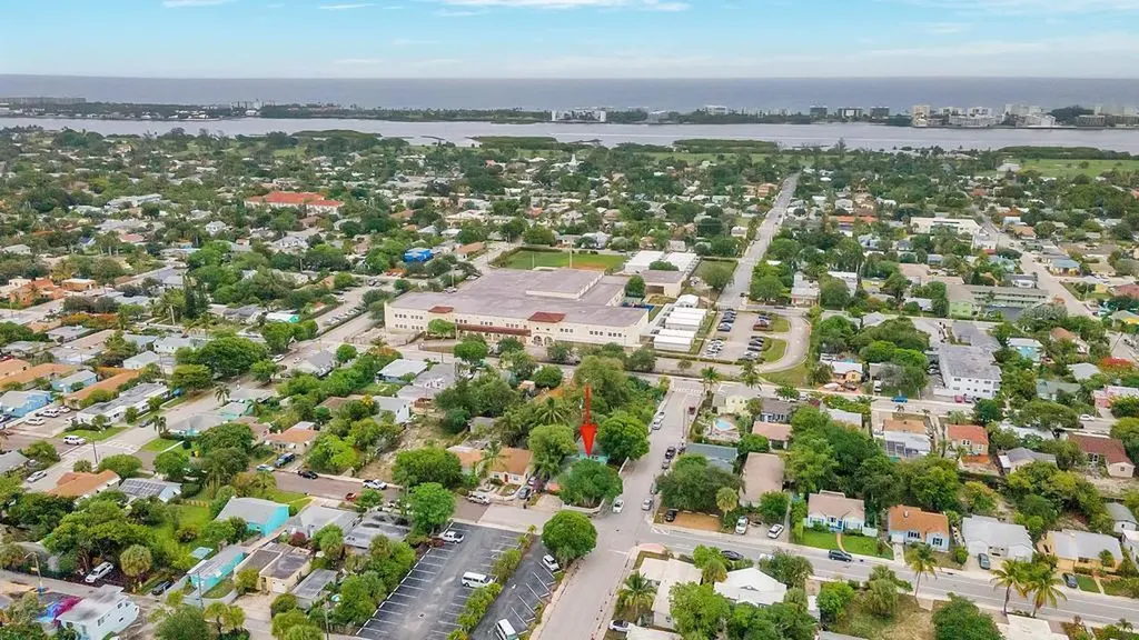 802 N J Street Lake Worth Beach FL 33460