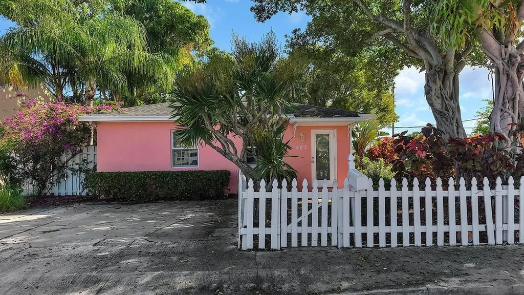 802 N J Street Lake Worth Beach FL 33460