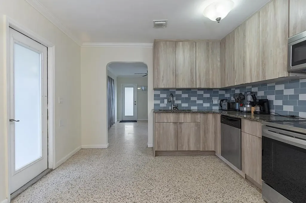 802 N J Street Lake Worth Beach FL 33460