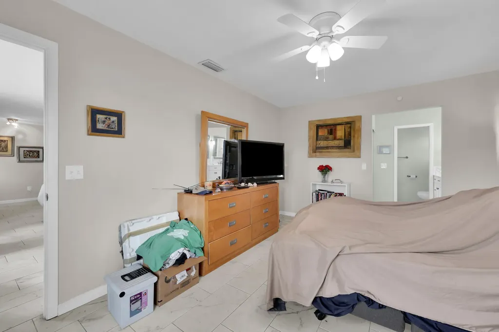 552 SW Eyerly Avenue Port St Lucie FL 34983