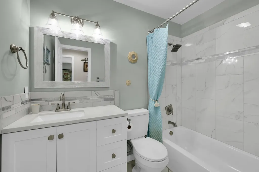 552 SW Eyerly Avenue Port St Lucie FL 34983