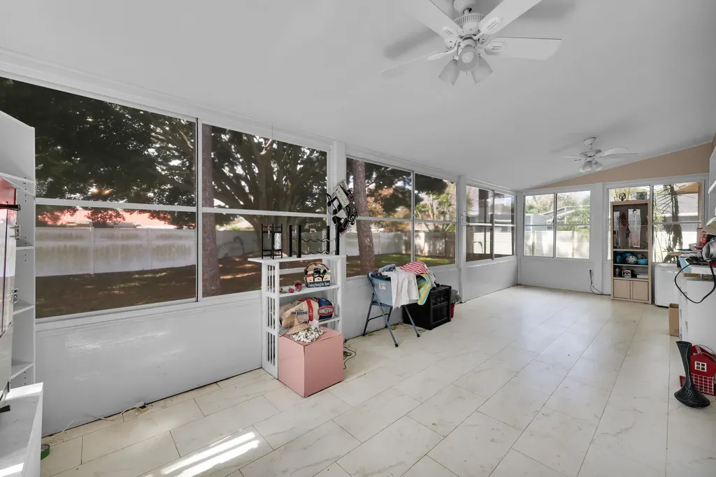 552 SW Eyerly Avenue Port St Lucie FL 34983