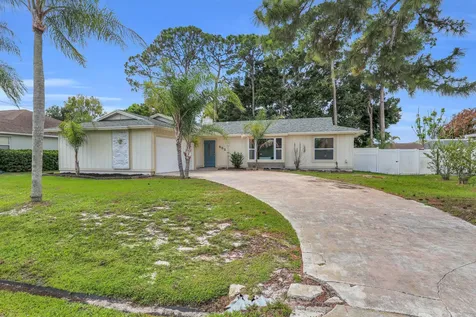 552 SW Eyerly Avenue Port St Lucie FL 34983