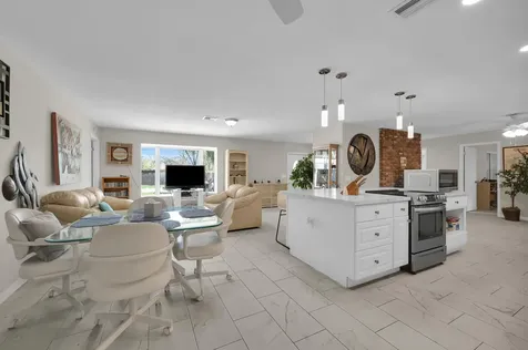 552 SW Eyerly Avenue Port St Lucie FL 34983