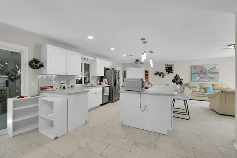 552 SW Eyerly Avenue Port St Lucie FL 34983