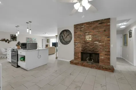 552 SW Eyerly Avenue Port St Lucie FL 34983