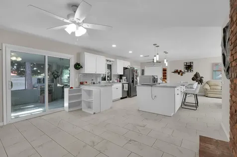 552 SW Eyerly Avenue Port St Lucie FL 34983