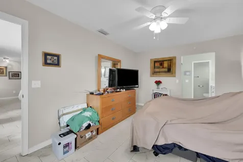 552 SW Eyerly Avenue Port St Lucie FL 34983