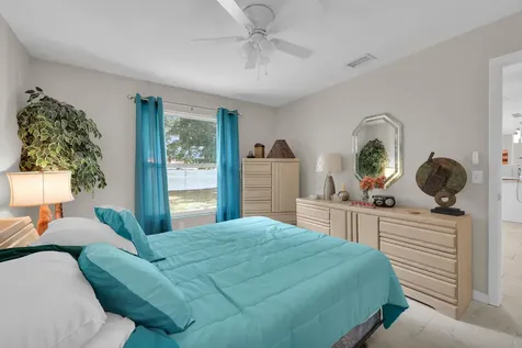 552 SW Eyerly Avenue Port St Lucie FL 34983