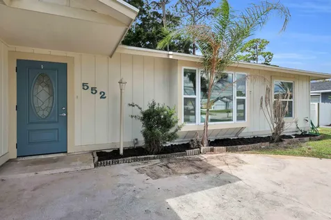 552 SW Eyerly Avenue Port St Lucie FL 34983