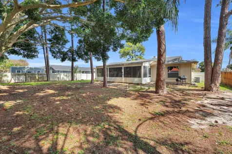 552 SW Eyerly Avenue Port St Lucie FL 34983