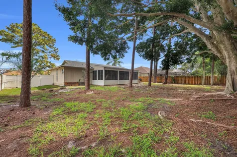 552 SW Eyerly Avenue Port St Lucie FL 34983