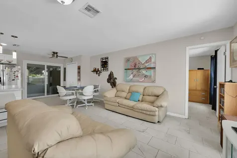 552 SW Eyerly Avenue Port St Lucie FL 34983