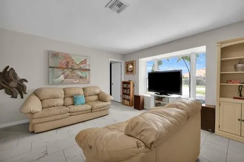 552 SW Eyerly Avenue Port St Lucie FL 34983