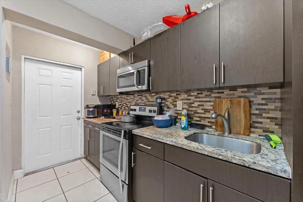 1210 NW 30th Avenue Fort Lauderdale FL 33311