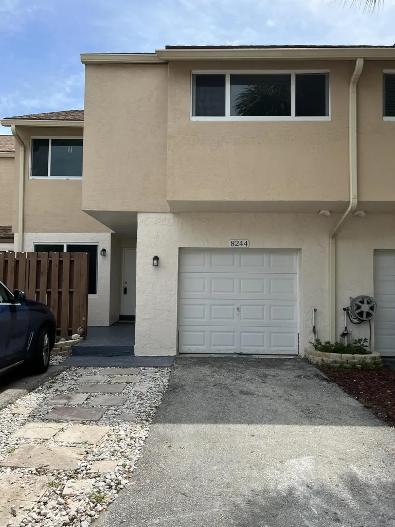 8244 NW 9th Street Plantation FL 33324